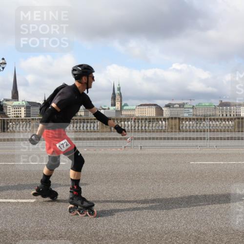 29.06.2025 - hella hamburg halbmarathon Lena Gebhardt http://msf.ph/oto/8423598 29.06.2025 08:58:10 Lombardsbrücke 172 meine-sportfotos.de