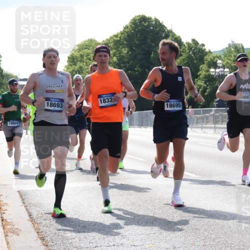 29.06.2025 - hella hamburg halbmarathon Lena Gebhardt http://msf.ph/oto/8423622 29.06.2025 09:43:07 Lombardsbrücke 18989, 18693, 1832, 0867, 18695, 1271, 4338, 5301, 5612, 6090, 7331, 7855, 9097, 9269, 9385, 9565, 9767, 10867, 11078, 11228, 11994, 12341, 12360, 12529, 12992, 13346, 13374, 13872, 13913, 14728, 14753, 14757, 14836, 15483, 15671, 17614, 18037, 18328, 18693, 18695, 18740, 18989, 19041, 19042, 19050, 19076, 19078 meine-sportfotos.de