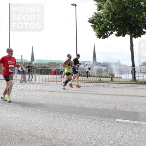 29.06.2025 - hella hamburg halbmarathon Lena Gebhardt http://msf.ph/oto/8423628 29.06.2025 10:43:09 Lombardsbrücke 1854, 1149, 1155, 1467, 1656, 1788, 1816, 1878, 1964, 2103, 2158, 2267, 2361, 2401, 2450, 2509, 2971, 3074, 3238, 3283, 3329, 3378, 3518, 3638, 3764, 4056, 4092, 4105, 4177, 4302, 4367, 4385, 4680, 5067, 5268, 5610, 5720, 5755, 5967, 6440, 7043, 7461, 7872, 8135, 8161, 8184, 8408, 8435, 8795, 8991, 9072, 9304, 9378, 9639, 9641, 9644, 9976, 10008, 10180, 10697, 11142, 11710, 12151, 12441, 13049 meine-sportfotos.de