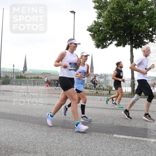 29.06.2025 - hella hamburg halbmarathon Lena Gebhardt http://msf.ph/oto/8423645 29.06.2025 10:53:07 Lombardsbrücke 12127, 11919, 128, 1369, 1900, 1906, 2065, 2146, 2291, 2362, 2409, 2701, 2988, 3227, 3787, 4195, 4591, 4626, 4729, 5428, 6135, 6521, 7032, 7483, 7681, 7737, 8212, 8414, 8515, 8641, 8906, 9545, 9764, 10043, 10055, 10175, 10417, 10490, 10568, 10600, 10661, 10879, 10981, 11520, 11524, 11919, 12127, 12128, 12193, 12219, 12700, 12994, 13489, 13916, 13917, 14009, 14038, 14765, 14807, 14977, 14979, 16137 meine-sportfotos.de