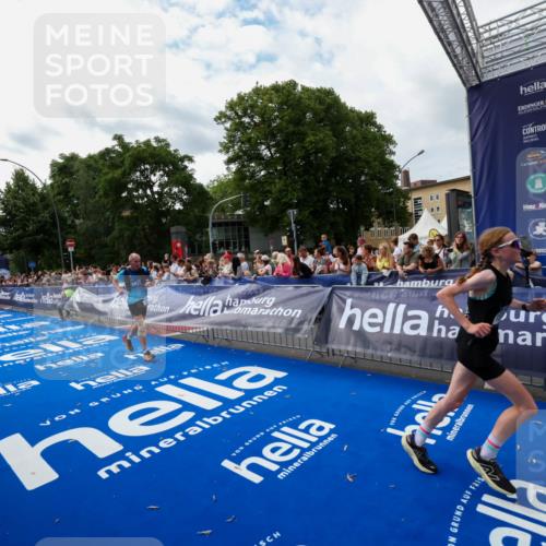29.06.2025 - hella hamburg halbmarathon Zöllner http://msf.ph/oto/8423681 29.06.2025 10:33:17 Ziel 1910, 1959, 6473, 7723, 9047, 14167, 17175, 18455 meine-sportfotos.de
