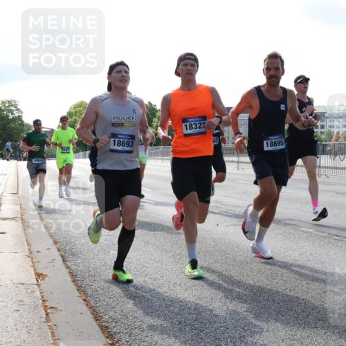 29.06.2025 - hella hamburg halbmarathon Lena Gebhardt http://msf.ph/oto/8423682 29.06.2025 09:43:09 Lombardsbrücke 18989, 9767, 18693, 1832, 65, 18695, 1271, 4338, 5301, 5612, 6090, 7331, 7855, 9097, 9269, 9385, 9565, 9767, 10867, 11228, 11994, 12341, 12360, 12529, 12992, 13346, 13374, 14728, 14753, 14757, 14836, 15483, 15671, 17614, 18037, 18328, 18693, 18695, 18740, 18989, 19041, 19042, 19050, 19076, 19078 meine-sportfotos.de