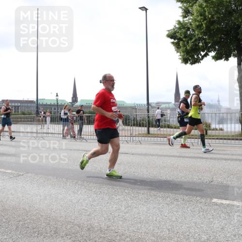29.06.2025 - hella hamburg halbmarathon Lena Gebhardt http://msf.ph/oto/8423692 29.06.2025 10:43:10 Lombardsbrücke 879, 1149, 1155, 1467, 1656, 1788, 1816, 1878, 1964, 2103, 2158, 2267, 2361, 2450, 2509, 2971, 3074, 3238, 3283, 3329, 3378, 3518, 3638, 3764, 4056, 4092, 4105, 4177, 4302, 4367, 4385, 4680, 5067, 5268, 5610, 5720, 5755, 5967, 6012, 6440, 7043, 7461, 7872, 7926, 8135, 8161, 8184, 8408, 8435, 8795, 8991, 9072, 9304, 9378, 9639, 9641, 9644, 9976, 10008, 10180, 10697, 11142, 11710, 12151, 12441, 13049 meine-sportfotos.de