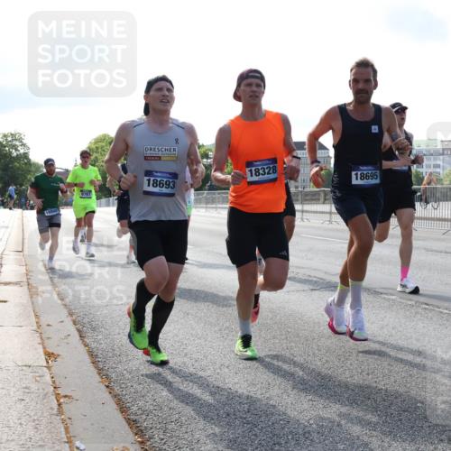 29.06.2025 - hella hamburg halbmarathon Lena Gebhardt http://msf.ph/oto/8423697 29.06.2025 09:43:09 Lombardsbrücke 18989, 9767, 18693, 18328, 18695, 1271, 4338, 5301, 5612, 6090, 7331, 7855, 9097, 9269, 9385, 9565, 9767, 10867, 11228, 11994, 12341, 12360, 12529, 12992, 13346, 13374, 14728, 14753, 14757, 14836, 15483, 15671, 17614, 18037, 18328, 18693, 18695, 18740, 18989, 19041, 19042, 19050, 19076, 19078 meine-sportfotos.de