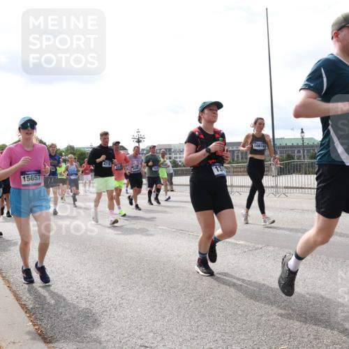 29.06.2025 - hella hamburg halbmarathon Lena Gebhardt http://msf.ph/oto/8423712 29.06.2025 10:19:01 Lombardsbrücke 4718, 484, 17490, 15657, 10816, 19010, 1349, 1521, 1718, 1755, 2096, 2311, 2703, 2781, 2802, 2821, 3026, 3105, 3118, 3202, 3529, 3591, 3592, 3631, 4718, 4802, 4845, 5034, 5049, 5080, 5098, 5178, 5264, 5266, 5323, 5429, 5834, 5910, 6194, 6249, 6413, 6477, 6482, 6542, 6736, 7051, 7121, 7214, 7252, 7454, 8665, 8761, 8778, 8780, 9252, 9270, 9272, 9276, 9505, 9549, 9652, 9756, 9757, 10037, 10124, 10129, 10172, 10467, 10502, 10816, 12541, 12548, 12552, 12703 meine-sportfotos.de