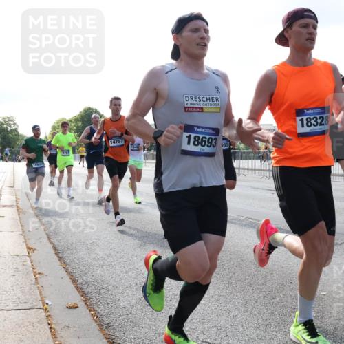 29.06.2025 - hella hamburg halbmarathon Lena Gebhardt http://msf.ph/oto/8423733 29.06.2025 09:43:09 Lombardsbrücke 9767, 18989, 14757, 1548, 18693, 18328, 18695, 1271, 4338, 5301, 5612, 6090, 7331, 7855, 9097, 9269, 9385, 9565, 9767, 10867, 11228, 11994, 12341, 12360, 12529, 12992, 13346, 13374, 14728, 14753, 14757, 14836, 15483, 15671, 17614, 18037, 18328, 18693, 18695, 18740, 18989, 19041, 19042, 19050, 19076, 19078 meine-sportfotos.de