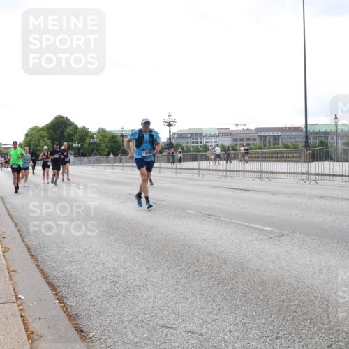 29.06.2025 - hella hamburg halbmarathon Lena Gebhardt http://msf.ph/oto/8423735 29.06.2025 10:28:18 Lombardsbrücke 13296, 1148, 3445, 5177, 5369, 5604, 5718, 5847, 5903, 5939, 6418, 6632, 7497, 7667, 7980, 8215, 8327, 9567, 9653, 9654, 9855, 10434, 11692, 11739, 12780, 12823, 12842, 13045, 13296, 13400, 13568, 13678, 13860, 14017, 14155, 15123, 15607, 15608, 16125, 16569, 16804, 18256, 18293, 18604, 19180 meine-sportfotos.de