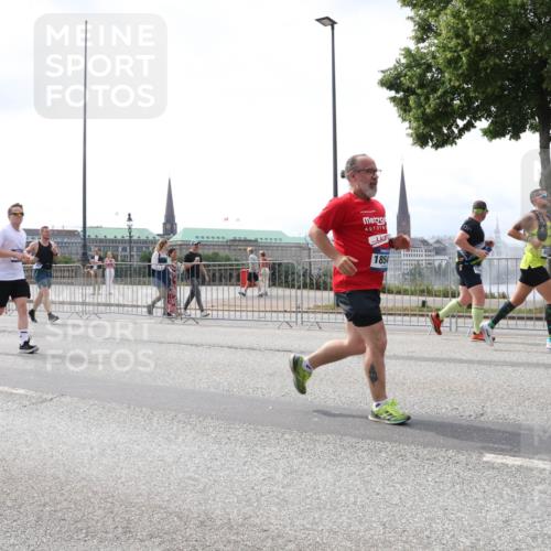 29.06.2025 - hella hamburg halbmarathon Lena Gebhardt http://msf.ph/oto/8423737 29.06.2025 10:43:10 Lombardsbrücke 1854, 1149, 1155, 1467, 1656, 1788, 1816, 1878, 1964, 2103, 2158, 2267, 2361, 2450, 2509, 2971, 3074, 3238, 3283, 3329, 3378, 3518, 3638, 3764, 4056, 4092, 4105, 4177, 4302, 4367, 4385, 4680, 5067, 5268, 5610, 5720, 5755, 5967, 6012, 6440, 7043, 7461, 7872, 7926, 8135, 8161, 8184, 8408, 8435, 8795, 8991, 9072, 9304, 9378, 9639, 9641, 9644, 9976, 10008, 10180, 10697, 11142, 11710, 12151, 12441, 13049 meine-sportfotos.de