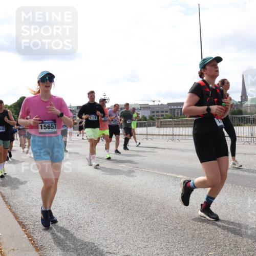 29.06.2025 - hella hamburg halbmarathon Lena Gebhardt http://msf.ph/oto/8423738 29.06.2025 10:19:01 Lombardsbrücke 17386, 17490, 15657, 4718, 4845, 1349, 1521, 1718, 1755, 2096, 2311, 2703, 2781, 2802, 2821, 3026, 3105, 3118, 3202, 3529, 3591, 3592, 3631, 4718, 4802, 4845, 5034, 5049, 5080, 5098, 5178, 5264, 5266, 5323, 5429, 5834, 5910, 6194, 6249, 6413, 6477, 6482, 6542, 6736, 7051, 7121, 7214, 7252, 7454, 8665, 8761, 8778, 8780, 9252, 9270, 9272, 9276, 9505, 9549, 9652, 9756, 9757, 10037, 10124, 10129, 10172, 10467, 10502, 10816, 12541, 12548, 12552, 12703 meine-sportfotos.de