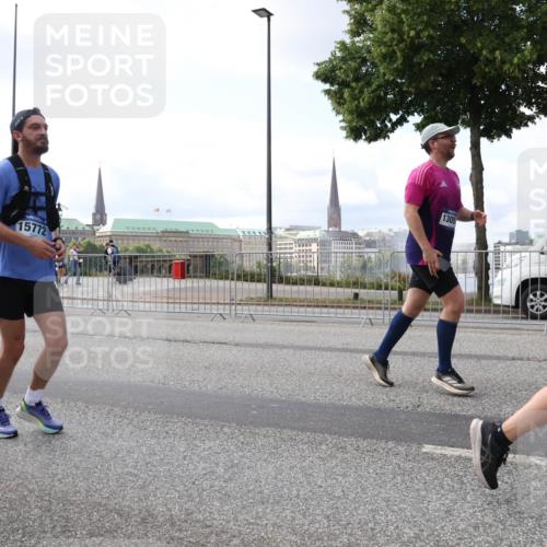 29.06.2025 - hella hamburg halbmarathon Lena Gebhardt http://msf.ph/oto/8423749 29.06.2025 10:06:13 Lombardsbrücke 15772, 1305, 1229, 1245, 1448, 1766, 1830, 1842, 2471, 2540, 3062, 4169, 4542, 4666, 4868, 5431, 5762, 6014, 6314, 7138, 7741, 8051, 8316, 8894, 8909, 9361, 9477, 9560, 10214, 10297, 10781, 13042, 13054, 13481, 13863, 14369, 14987, 15113, 15145, 15229, 15462, 15537, 15766, 15772, 15858, 16441, 16687, 17239, 17746, 17885, 18042, 18575, 18577, 18768, 18857, 18910, 18913, 18966, 18973 meine-sportfotos.de