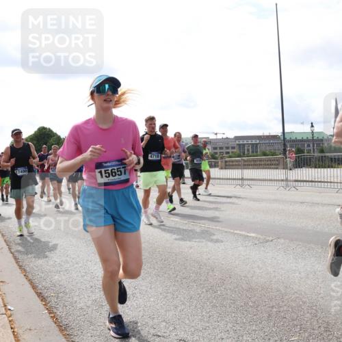 29.06.2025 - hella hamburg halbmarathon Lena Gebhardt http://msf.ph/oto/8423751 29.06.2025 10:19:01 Lombardsbrücke 17386, 17490, 15657, 4718, 1349, 1521, 1718, 1755, 2096, 2311, 2703, 2781, 2802, 2821, 3026, 3105, 3118, 3202, 3529, 3591, 3592, 3631, 4718, 4802, 4845, 5034, 5049, 5080, 5098, 5178, 5264, 5266, 5323, 5429, 5834, 5910, 6194, 6249, 6413, 6477, 6482, 6542, 6736, 7051, 7121, 7214, 7252, 7454, 8665, 8761, 8778, 8780, 9252, 9270, 9272, 9276, 9505, 9549, 9652, 9756, 9757, 10037, 10124, 10129, 10172, 10467, 10502, 10816, 12541, 12548, 12552, 12703 meine-sportfotos.de