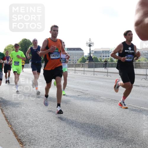 29.06.2025 - hella hamburg halbmarathon Lena Gebhardt http://msf.ph/oto/8423759 29.06.2025 09:43:10 Lombardsbrücke 18989, 9767, 14757, 15483, 9565, 1271, 4338, 5301, 5612, 6090, 7331, 7380, 7855, 9097, 9269, 9385, 9565, 9767, 10867, 11228, 11994, 12341, 12360, 12529, 12992, 13346, 13374, 14728, 14753, 14757, 14836, 15483, 15671, 17614, 18037, 18328, 18693, 18695, 18740, 18989, 19041, 19042, 19050, 19076, 19078 meine-sportfotos.de