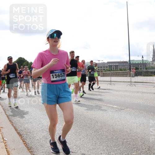 29.06.2025 - hella hamburg halbmarathon Lena Gebhardt http://msf.ph/oto/8423763 29.06.2025 10:19:01 Lombardsbrücke 17386, 17490, 18519, 15657, 4718, 48, 1081, 1349, 1521, 1718, 1755, 2096, 2311, 2703, 2781, 2802, 2821, 3026, 3105, 3118, 3202, 3529, 3591, 3592, 3631, 4718, 4802, 4845, 5034, 5049, 5080, 5098, 5178, 5264, 5266, 5323, 5429, 5834, 5910, 6194, 6249, 6413, 6477, 6482, 6542, 6736, 7051, 7121, 7214, 7252, 7454, 8665, 8761, 8778, 8780, 9252, 9270, 9272, 9276, 9505, 9549, 9652, 9756, 9757, 10037, 10124, 10129, 10172, 10467, 10502, 10816, 12541, 12548, 12552, 12703 meine-sportfotos.de