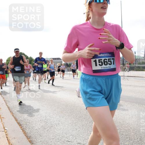 29.06.2025 - hella hamburg halbmarathon Lena Gebhardt http://msf.ph/oto/8423778 29.06.2025 10:19:02 Lombardsbrücke 17386, 17490, 2519, 13464, 1750, 15657, 1349, 1521, 1718, 1755, 2096, 2311, 2781, 2802, 2821, 3026, 3105, 3118, 3529, 3591, 3592, 3631, 4718, 4802, 4845, 5034, 5049, 5080, 5098, 5178, 5264, 5266, 5323, 5429, 5834, 5910, 6194, 6249, 6413, 6477, 6482, 6542, 6736, 7051, 7121, 7214, 7252, 8665, 8761, 8778, 8780, 9252, 9270, 9272, 9276, 9505, 9549, 9652, 9756, 9757, 10037, 10039, 10124, 10129, 10467, 10502, 10816, 12548, 12552, 12703 meine-sportfotos.de