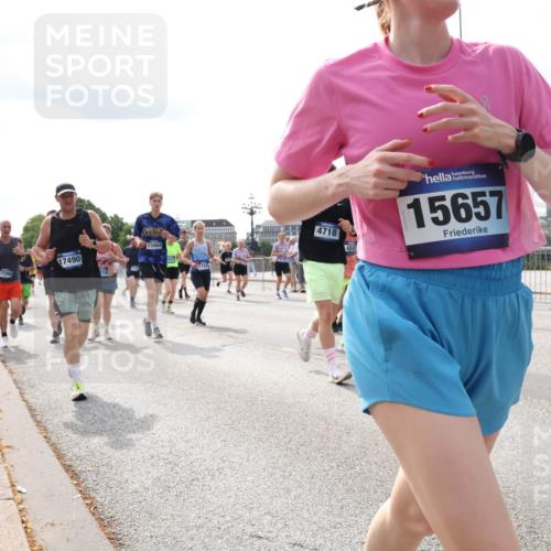 29.06.2025 - hella hamburg halbmarathon Lena Gebhardt http://msf.ph/oto/8423796 29.06.2025 10:19:02 Lombardsbrücke 17490, 17386, 13464, 4754, 4718, 4845, 15657, 1349, 1521, 1718, 1755, 2096, 2311, 2781, 2802, 2821, 3026, 3105, 3118, 3529, 3591, 3592, 3631, 4718, 4802, 4845, 5034, 5049, 5080, 5098, 5178, 5264, 5266, 5323, 5429, 5834, 5910, 6194, 6249, 6413, 6477, 6482, 6542, 6736, 7051, 7121, 7214, 7252, 8665, 8761, 8778, 8780, 9252, 9270, 9272, 9276, 9505, 9549, 9652, 9756, 9757, 10037, 10039, 10124, 10129, 10467, 10502, 10816, 12548, 12552, 12703 meine-sportfotos.de