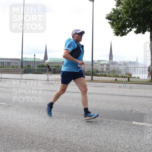 29.06.2025 - hella hamburg halbmarathon Lena Gebhardt http://msf.ph/oto/8423823 29.06.2025 10:28:20 Lombardsbrücke 8327, 1148, 3445, 5369, 5604, 5718, 5847, 5903, 5939, 6418, 6632, 7497, 7667, 7980, 8215, 8327, 8560, 9567, 9653, 9654, 9716, 9855, 10434, 11692, 11739, 12780, 12842, 13045, 13296, 13400, 13568, 13678, 13860, 14017, 14155, 15123, 15608, 16125, 18256, 18293, 18604, 19180 meine-sportfotos.de