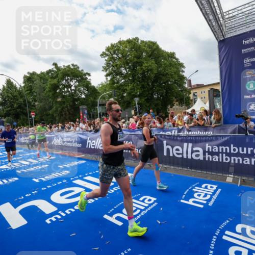 29.06.2025 - hella hamburg halbmarathon Zöllner http://msf.ph/oto/8423827 29.06.2025 10:33:23 Ziel 1959, 4679, 7723, 9047, 14167, 16881, 17175, 17489, 18455 meine-sportfotos.de