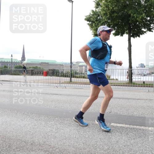 29.06.2025 - hella hamburg halbmarathon Lena Gebhardt http://msf.ph/oto/8423836 29.06.2025 10:28:20 Lombardsbrücke 8327, 13, 1148, 3445, 5369, 5604, 5718, 5847, 5903, 5939, 6418, 6632, 7497, 7667, 7980, 8215, 8327, 8560, 9567, 9653, 9654, 9716, 9855, 10434, 11692, 11739, 12780, 12842, 13045, 13296, 13400, 13568, 13678, 13860, 14017, 14155, 15123, 15608, 16125, 18256, 18293, 18604, 19180 meine-sportfotos.de