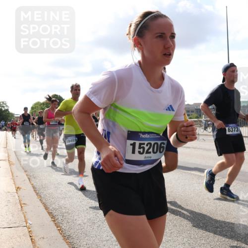 29.06.2025 - hella hamburg halbmarathon Lena Gebhardt http://msf.ph/oto/8423846 29.06.2025 09:52:14 Lombardsbrücke 9444, 1715, 18489, 15206, 6373, 1057, 1139, 1169, 1312, 1353, 1468, 1569, 1604, 1631, 1763, 2653, 3305, 3437, 3618, 3697, 3852, 4565, 4871, 4915, 5011, 5014, 5047, 5129, 5231, 5336, 5690, 5987, 6373, 6550, 6700, 6705, 6711, 6770, 7092, 7185, 7432, 7710, 8074, 8346, 8359, 8564, 8852, 8900, 9348, 9358, 9444, 9547, 9659, 10319, 10493, 10691, 10741, 10978, 11021, 11062, 11495, 11679, 11714, 11779, 11821, 12046, 12438, 12623, 12772, 13614, 13728, 14257 meine-sportfotos.de