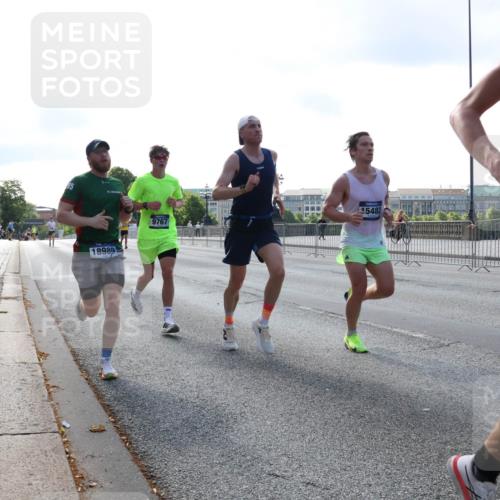 29.06.2025 - hella hamburg halbmarathon Lena Gebhardt http://msf.ph/oto/8423850 29.06.2025 09:43:11 Lombardsbrücke 35, 18989, 9767, 15483, 14, 1271, 4338, 5301, 5612, 6090, 7331, 7380, 7855, 9097, 9269, 9385, 9565, 9767, 10867, 11228, 11994, 12341, 12360, 12529, 12992, 13346, 13374, 14728, 14753, 14757, 14836, 15483, 15671, 17614, 18037, 18328, 18693, 18695, 18740, 18989, 19041, 19042, 19050, 19076, 19078 meine-sportfotos.de