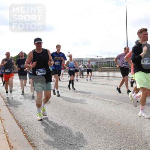 29.06.2025 - hella hamburg halbmarathon Lena Gebhardt http://msf.ph/oto/8423853 29.06.2025 10:19:02 Lombardsbrücke 17386, 5834, 185, 17490, 13464, 17548, 2096, 4718, 1349, 1521, 1718, 1755, 2096, 2311, 2781, 2802, 2821, 3026, 3105, 3118, 3529, 3591, 3592, 3631, 4718, 4802, 4845, 5034, 5049, 5080, 5098, 5178, 5264, 5266, 5323, 5429, 5834, 5910, 6194, 6249, 6413, 6477, 6482, 6542, 6736, 7051, 7121, 7214, 7252, 8665, 8761, 8778, 8780, 9252, 9270, 9272, 9276, 9505, 9549, 9652, 9756, 9757, 10037, 10039, 10124, 10129, 10467, 10502, 10816, 12548, 12552, 12703 meine-sportfotos.de