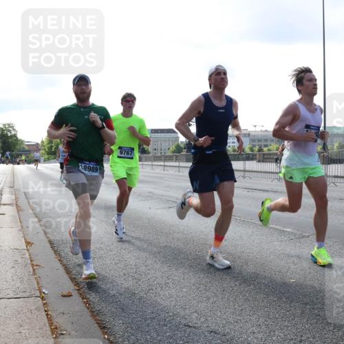 29.06.2025 - hella hamburg halbmarathon Lena Gebhardt http://msf.ph/oto/8423862 29.06.2025 09:43:11 Lombardsbrücke 18989, 9767, 1271, 4338, 5301, 5612, 6090, 7331, 7380, 7855, 9097, 9269, 9385, 9565, 9767, 10867, 11228, 11994, 12341, 12360, 12529, 12992, 13346, 13374, 14728, 14753, 14757, 14836, 15483, 15671, 17614, 18037, 18328, 18693, 18695, 18740, 18989, 19041, 19042, 19050, 19076, 19078 meine-sportfotos.de