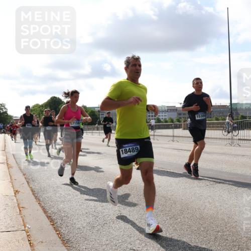 29.06.2025 - hella hamburg halbmarathon Lena Gebhardt http://msf.ph/oto/8423881 29.06.2025 09:52:15 Lombardsbrücke 9444, 18659, 17159, 18489, 15309, 1057, 1139, 1169, 1312, 1353, 1468, 1569, 1604, 1631, 1763, 3305, 3437, 3618, 3697, 3852, 4565, 4871, 4915, 5011, 5014, 5047, 5129, 5231, 5336, 5690, 5987, 6373, 6550, 6700, 6705, 6711, 6770, 7185, 7432, 7710, 8074, 8359, 8564, 8852, 8900, 9348, 9358, 9444, 9547, 9659, 10319, 10493, 10691, 10741, 10978, 11021, 11062, 11495, 11679, 11714, 11779, 11821, 12046, 12438, 12623, 12772, 13403, 13614, 13728, 14257 meine-sportfotos.de