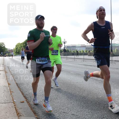 29.06.2025 - hella hamburg halbmarathon Lena Gebhardt http://msf.ph/oto/8423888 29.06.2025 09:43:11 Lombardsbrücke 18989, 9767, 1548, 1271, 4338, 5301, 5612, 6090, 7331, 7380, 7855, 9097, 9269, 9385, 9565, 9767, 10867, 11228, 11994, 12341, 12360, 12529, 12992, 13346, 13374, 14728, 14753, 14757, 14836, 15483, 15671, 17614, 18037, 18328, 18693, 18695, 18740, 18989, 19041, 19042, 19050, 19076, 19078 meine-sportfotos.de