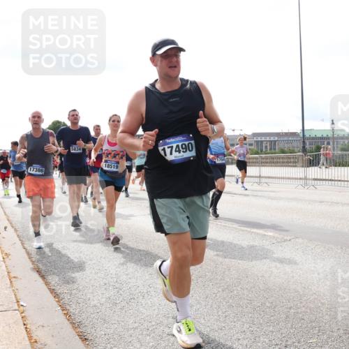 29.06.2025 - hella hamburg halbmarathon Lena Gebhardt http://msf.ph/oto/8423905 29.06.2025 10:19:03 Lombardsbrücke 17386, 5834, 18519, 17490, 2096, 302, 1349, 1521, 1718, 1755, 2096, 2311, 2589, 2781, 2802, 2821, 3026, 3105, 3118, 3529, 3591, 3592, 3631, 4718, 4802, 4845, 5034, 5049, 5080, 5098, 5178, 5264, 5266, 5323, 5429, 5834, 5910, 6194, 6249, 6413, 6477, 6482, 6542, 6736, 7051, 7121, 7214, 7252, 8665, 8761, 8778, 8780, 9252, 9270, 9272, 9276, 9505, 9549, 9652, 9756, 9757, 10037, 10039, 10124, 10129, 10467, 10502, 10816, 12548, 12552 meine-sportfotos.de