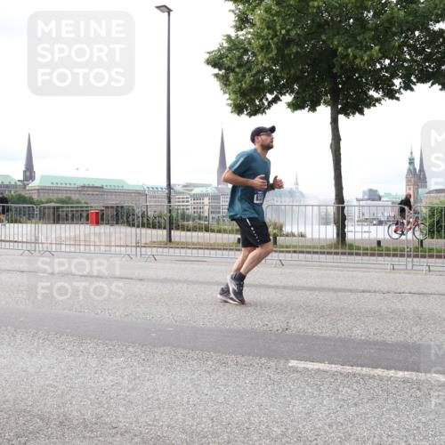 29.06.2025 - hella hamburg halbmarathon Lena Gebhardt http://msf.ph/oto/8423918 29.06.2025 10:28:22 Lombardsbrücke 832, 1148, 3445, 5369, 5604, 5718, 5847, 5903, 5939, 6418, 6632, 7497, 7667, 7980, 8215, 8327, 8560, 9567, 9642, 9653, 9654, 9716, 9855, 10434, 11692, 11739, 12780, 12842, 13045, 13296, 13400, 13568, 13678, 14017, 14155, 15123, 15608, 16125, 18256, 18293, 18604, 19180 meine-sportfotos.de