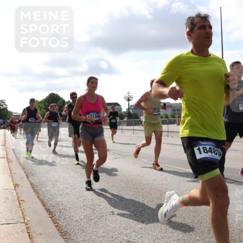 29.06.2025 - hella hamburg halbmarathon Lena Gebhardt http://msf.ph/oto/8423927 29.06.2025 09:52:15 Lombardsbrücke 9444, 18659, 18659, 7159, 4871, 3305, 18489, 1530, 1057, 1139, 1169, 1312, 1353, 1468, 1569, 1604, 1631, 1763, 3305, 3437, 3618, 3697, 3852, 4565, 4871, 4915, 5011, 5014, 5047, 5129, 5231, 5336, 5690, 5987, 6373, 6550, 6700, 6705, 6711, 6770, 7185, 7432, 7710, 8074, 8359, 8564, 8852, 8900, 9348, 9358, 9444, 9547, 9659, 10319, 10493, 10691, 10741, 10978, 11021, 11062, 11495, 11679, 11714, 11779, 11821, 12046, 12438, 12623, 12772, 13403, 13614, 13728, 14257 meine-sportfotos.de