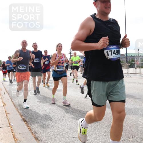 29.06.2025 - hella hamburg halbmarathon Lena Gebhardt http://msf.ph/oto/8423932 29.06.2025 10:19:03 Lombardsbrücke 18591, 17386, 5834, 7252, 18519, 8217, 17490, 1349, 1521, 1718, 1755, 2096, 2311, 2589, 2781, 2802, 2821, 3026, 3105, 3118, 3529, 3591, 3592, 3631, 4718, 4802, 4845, 5034, 5049, 5080, 5098, 5178, 5264, 5266, 5323, 5429, 5834, 5910, 6194, 6249, 6413, 6477, 6482, 6542, 6736, 7051, 7121, 7214, 7252, 8665, 8761, 8778, 8780, 9252, 9270, 9272, 9276, 9505, 9549, 9652, 9756, 9757, 10037, 10039, 10124, 10129, 10467, 10502, 10816, 12548, 12552 meine-sportfotos.de