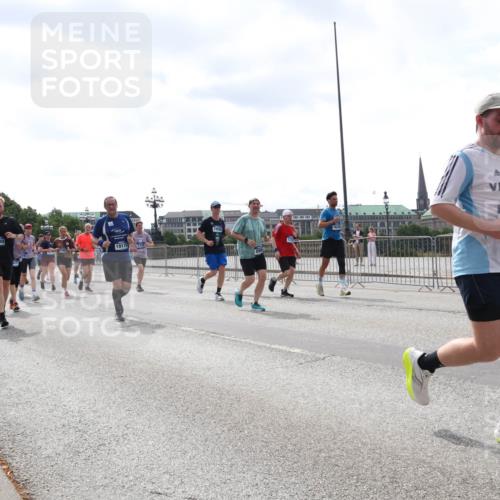 29.06.2025 - hella hamburg halbmarathon Lena Gebhardt http://msf.ph/oto/8423956 29.06.2025 10:43:12 Lombardsbrücke 10180, 18898, 19115, 1149, 1155, 1467, 1656, 1788, 1816, 1878, 1964, 2103, 2158, 2267, 2361, 2450, 2509, 2971, 3074, 3238, 3283, 3329, 3378, 3518, 3638, 3764, 4056, 4105, 4177, 4302, 4367, 4385, 4680, 5067, 5268, 5610, 5720, 5755, 5967, 6012, 6440, 7043, 7461, 7872, 7926, 8135, 8161, 8184, 8408, 8435, 8795, 8991, 9072, 9304, 9378, 9639, 9641, 9644, 9976, 10008, 10180, 11142, 11710, 12151, 13049 meine-sportfotos.de