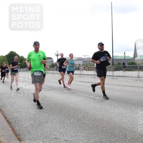 29.06.2025 - hella hamburg halbmarathon Lena Gebhardt http://msf.ph/oto/8423968 29.06.2025 10:28:23 Lombardsbrücke 7667, 12780, 5604, 13045, 1148, 3445, 5369, 5604, 5718, 5847, 5903, 5939, 6102, 6418, 6632, 7497, 7667, 7980, 8215, 8327, 8560, 9567, 9642, 9653, 9654, 9716, 9855, 10434, 11692, 11739, 12780, 12842, 13045, 13296, 13400, 13568, 13678, 14017, 14155, 15123, 15608, 16125, 18256, 18293, 18604, 19180 meine-sportfotos.de