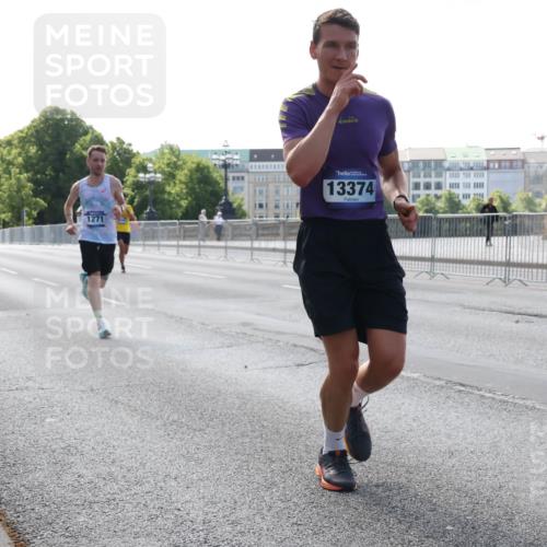 29.06.2025 - hella hamburg halbmarathon Lena Gebhardt http://msf.ph/oto/8423970 29.06.2025 09:43:12 Lombardsbrücke 1271, 13374, 1271, 4338, 5301, 5612, 6090, 7331, 7380, 7855, 9097, 9269, 9385, 9565, 9767, 10867, 11228, 11994, 12341, 12360, 12529, 12992, 13346, 13374, 14728, 14753, 14757, 14836, 15483, 15671, 17614, 18037, 18328, 18693, 18695, 18740, 18989, 19041, 19042, 19050, 19076, 19078 meine-sportfotos.de