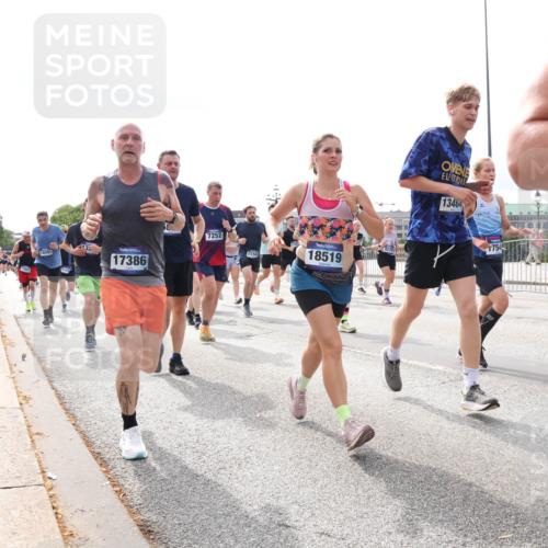 29.06.2025 - hella hamburg halbmarathon Lena Gebhardt http://msf.ph/oto/8423975 29.06.2025 10:19:04 Lombardsbrücke 18591, 17386, 7252, 11743, 18519, 13464, 754, 1349, 1521, 1718, 1755, 2096, 2311, 2589, 2781, 2802, 2812, 2821, 3026, 3105, 3118, 3529, 3591, 3592, 3631, 4718, 4722, 4802, 4845, 5034, 5049, 5080, 5098, 5178, 5264, 5266, 5323, 5429, 5834, 5910, 6194, 6249, 6413, 6477, 6482, 6542, 6736, 7051, 7121, 7214, 7252, 8665, 8761, 8778, 8780, 9252, 9270, 9272, 9276, 9505, 9549, 9652, 9756, 9757, 10037, 10039, 10124, 10129, 10467, 10502, 10816 meine-sportfotos.de
