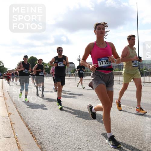 29.06.2025 - hella hamburg halbmarathon Lena Gebhardt http://msf.ph/oto/8423978 29.06.2025 09:52:16 Lombardsbrücke 9444, 18659, 3618, 4871, 17159, 3305, 1057, 1139, 1169, 1312, 1353, 1468, 1512, 1569, 1604, 1631, 1763, 3305, 3437, 3618, 3697, 3852, 4565, 4871, 4915, 5011, 5014, 5047, 5129, 5231, 5336, 5690, 5987, 6373, 6550, 6700, 6705, 6711, 6770, 7185, 7432, 7710, 8074, 8359, 8564, 8852, 8900, 9348, 9358, 9444, 9547, 9659, 10319, 10493, 10691, 10741, 10978, 11021, 11062, 11495, 11679, 11714, 11779, 11821, 12046, 12438, 12623, 12772, 13403, 13614, 13728, 14257 meine-sportfotos.de