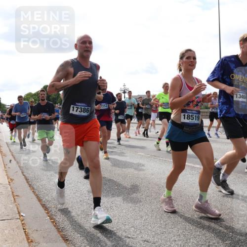 29.06.2025 - hella hamburg halbmarathon Lena Gebhardt http://msf.ph/oto/8423991 29.06.2025 10:19:04 Lombardsbrücke 11602, 17386, 7252, 11743, 18918, 18217, 17166, 18519, 9272, 13464, 1754, 1349, 1521, 1718, 1755, 2096, 2311, 2589, 2781, 2802, 2812, 2821, 3026, 3105, 3118, 3529, 3591, 3592, 3631, 4718, 4722, 4802, 4845, 5034, 5049, 5080, 5098, 5178, 5264, 5266, 5323, 5429, 5834, 5910, 6194, 6249, 6413, 6477, 6482, 6542, 6736, 7051, 7121, 7214, 7252, 8665, 8761, 8778, 8780, 9252, 9270, 9272, 9276, 9505, 9549, 9652, 9756, 9757, 10037, 10039, 10124, 10129, 10467, 10502, 10816 meine-sportfotos.de