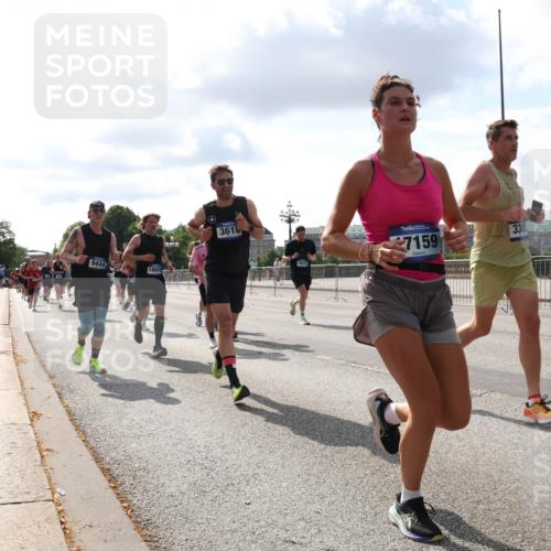 29.06.2025 - hella hamburg halbmarathon Lena Gebhardt http://msf.ph/oto/8423994 29.06.2025 09:52:16 Lombardsbrücke 9444, 18659, 3618, 7159, 330, 388888, 1057, 1139, 1169, 1312, 1353, 1468, 1512, 1569, 1604, 1631, 1763, 3305, 3437, 3618, 3697, 3852, 4565, 4871, 4915, 5011, 5014, 5047, 5129, 5231, 5336, 5690, 5987, 6373, 6550, 6700, 6705, 6711, 6770, 7185, 7432, 7710, 8074, 8359, 8564, 8852, 8900, 9348, 9358, 9444, 9547, 9659, 10319, 10493, 10691, 10741, 10978, 11021, 11062, 11495, 11679, 11714, 11779, 11821, 12046, 12438, 12623, 12772, 13403, 13614, 13728, 14257 meine-sportfotos.de