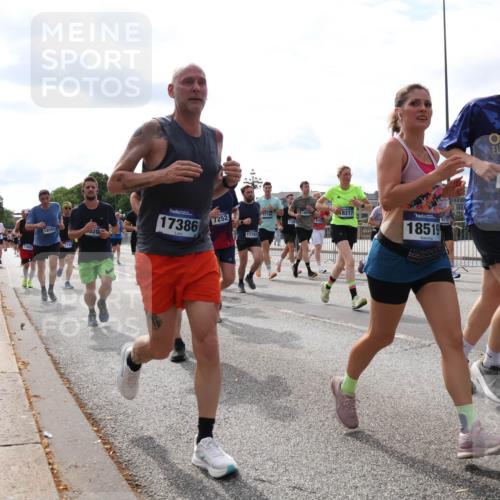 29.06.2025 - hella hamburg halbmarathon Lena Gebhardt http://msf.ph/oto/8424005 29.06.2025 10:19:04 Lombardsbrücke 11602, 18591, 310, 20, 17386, 7252, 11743, 18916, 3754, 13464, 18217, 18519, 1754, 1349, 1521, 1718, 1755, 2096, 2311, 2589, 2781, 2802, 2812, 2821, 3026, 3105, 3118, 3529, 3591, 3592, 3631, 4718, 4722, 4802, 4845, 5034, 5049, 5080, 5098, 5178, 5264, 5266, 5323, 5429, 5834, 5910, 6194, 6249, 6413, 6477, 6482, 6542, 6736, 7051, 7121, 7214, 7252, 8665, 8761, 8778, 8780, 9252, 9270, 9272, 9276, 9505, 9549, 9652, 9756, 9757, 10037, 10039, 10124, 10129, 10467, 10502, 10816 meine-sportfotos.de