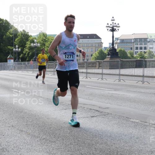 29.06.2025 - hella hamburg halbmarathon Lena Gebhardt http://msf.ph/oto/8424025 29.06.2025 09:43:13 Lombardsbrücke 1271, 1271, 4338, 5301, 5612, 6090, 7331, 7380, 7855, 9097, 9269, 9385, 9565, 9767, 10867, 11228, 11994, 12341, 12360, 12529, 12992, 13346, 13374, 14728, 14753, 14757, 14836, 15483, 15671, 18037, 18328, 18693, 18695, 18740, 18989, 19041, 19042, 19050, 19076 meine-sportfotos.de