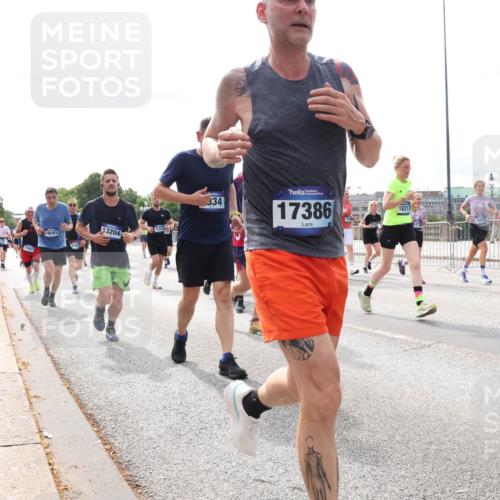 29.06.2025 - hella hamburg halbmarathon Lena Gebhardt http://msf.ph/oto/8424030 29.06.2025 10:19:04 Lombardsbrücke 11602, 18591, 3204, 334, 17386, 18217, 1349, 1521, 1718, 1755, 2096, 2311, 2589, 2781, 2802, 2812, 2821, 3026, 3105, 3118, 3529, 3591, 3592, 3631, 4718, 4722, 4802, 4845, 5034, 5049, 5080, 5098, 5178, 5264, 5266, 5323, 5429, 5834, 5910, 6194, 6249, 6413, 6477, 6482, 6542, 6736, 7051, 7121, 7214, 7252, 8665, 8761, 8778, 8780, 9252, 9270, 9272, 9276, 9505, 9549, 9652, 9756, 9757, 10037, 10039, 10124, 10129, 10467, 10502, 10816 meine-sportfotos.de
