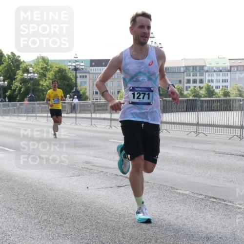 29.06.2025 - hella hamburg halbmarathon Lena Gebhardt http://msf.ph/oto/8424039 29.06.2025 09:43:14 Lombardsbrücke 6090, 1271, 1271, 4338, 5301, 5612, 6090, 7331, 7380, 7855, 9097, 9385, 9565, 9767, 10867, 11228, 11994, 12341, 12360, 12529, 12992, 13346, 13374, 14728, 14753, 14757, 14836, 15483, 15671, 18037, 18328, 18693, 18695, 18740, 18989, 19076 meine-sportfotos.de