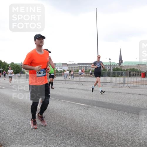 29.06.2025 - hella hamburg halbmarathon Lena Gebhardt http://msf.ph/oto/8424079 29.06.2025 10:53:15 Lombardsbrücke 7483, 16156, 5083, 1340, 1709, 1900, 1906, 1984, 2065, 2146, 2291, 2409, 2701, 2988, 3226, 3787, 4195, 4595, 4626, 4729, 5428, 5562, 5815, 6041, 6044, 6135, 6521, 7032, 7068, 7483, 7611, 7681, 7737, 7876, 8189, 8212, 8414, 8515, 8906, 9456, 9545, 9685, 9764, 9785, 10043, 10055, 10175, 10417, 10490, 10568, 10661, 10981, 11520, 11524, 11919, 12127, 12128, 12193, 12219, 12700, 13489, 13916, 13917, 14009, 14038, 14765, 14807, 14977, 14979, 16137 meine-sportfotos.de