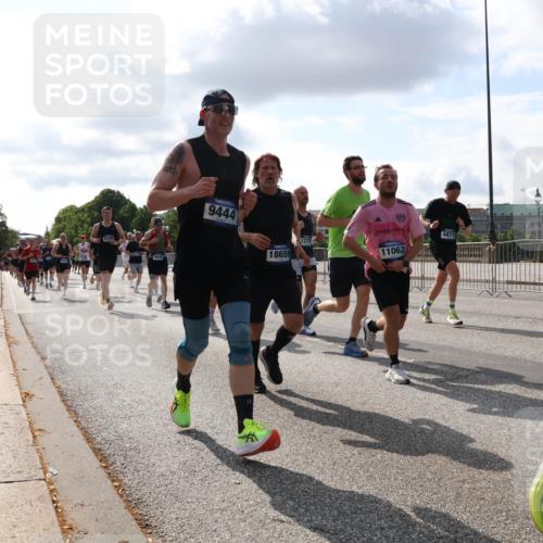 29.06.2025 - hella hamburg halbmarathon Lena Gebhardt http://msf.ph/oto/8424090 29.06.2025 09:52:17 Lombardsbrücke 9349, 16592, 9444, 4871, 12772, 18659, 11062, 1057, 1139, 1169, 1312, 1353, 1468, 1512, 1569, 1604, 1631, 1763, 3305, 3437, 3618, 3697, 3852, 4565, 4871, 4915, 5011, 5014, 5047, 5129, 5231, 5336, 5690, 5987, 6373, 6550, 6700, 6705, 6711, 6770, 7185, 7432, 7710, 8074, 8359, 8564, 8852, 8900, 9348, 9358, 9444, 9547, 9659, 10319, 10493, 10691, 10741, 10978, 11062, 11495, 11679, 11779, 11821, 12046, 12438, 12623, 12772, 13403, 13614, 13728, 14257 meine-sportfotos.de