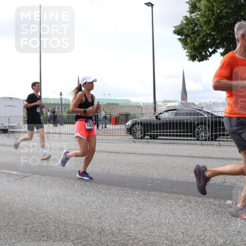 29.06.2025 - hella hamburg halbmarathon Lena Gebhardt http://msf.ph/oto/8424098 29.06.2025 10:06:16 Lombardsbrücke 3863, 157, 1229, 1245, 1448, 1766, 1830, 1842, 2540, 3062, 4169, 4542, 4666, 4868, 5431, 6014, 6314, 7138, 7741, 8051, 8316, 8894, 8909, 9361, 9477, 9560, 10214, 10297, 10781, 13042, 13054, 13481, 13863, 14369, 14987, 15113, 15145, 15229, 15462, 15537, 15766, 15772, 15858, 16441, 16687, 17239, 17746, 17885, 18042, 18575, 18577, 18768, 18857, 18910, 18913, 18966 meine-sportfotos.de