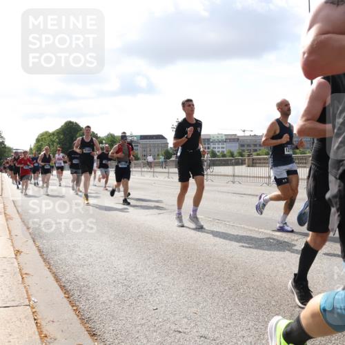 29.06.2025 - hella hamburg halbmarathon Lena Gebhardt http://msf.ph/oto/8424157 29.06.2025 09:52:18 Lombardsbrücke 9348, 16592, 944, 1057, 1139, 1169, 1312, 1353, 1468, 1512, 1569, 1604, 1631, 1763, 3305, 3437, 3618, 3697, 3852, 4565, 4871, 4915, 5011, 5014, 5047, 5129, 5231, 5336, 5690, 5987, 6373, 6550, 6700, 6705, 6711, 6770, 7185, 7432, 7710, 8074, 8359, 8564, 8852, 9348, 9358, 9444, 9547, 9659, 10319, 10493, 10691, 10741, 10796, 10978, 11062, 11495, 11679, 11779, 11821, 12046, 12438, 12623, 12772, 13403, 13614, 13728, 14257 meine-sportfotos.de