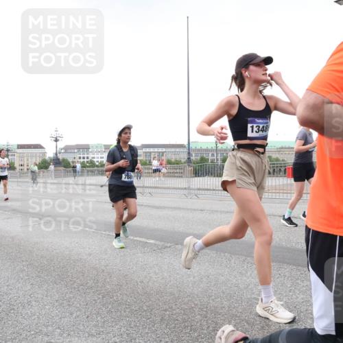29.06.2025 - hella hamburg halbmarathon Lena Gebhardt http://msf.ph/oto/8424159 29.06.2025 10:53:16 Lombardsbrücke 7681, 1348, 161, 1340, 1709, 1900, 1906, 1984, 2065, 2146, 2291, 2409, 2701, 2988, 3226, 3787, 4195, 4595, 4626, 4729, 5428, 5562, 5815, 6041, 6044, 6135, 6521, 7068, 7483, 7611, 7681, 7737, 7876, 8189, 8212, 8414, 8515, 8906, 9456, 9545, 9685, 9764, 9785, 10043, 10055, 10175, 10417, 10490, 10568, 10661, 10981, 11520, 11524, 11919, 12127, 12128, 12193, 12219, 12700, 13489, 13916, 13917, 14009, 14038, 14765, 14807, 14977, 14979, 16137 meine-sportfotos.de
