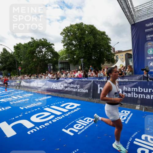 29.06.2025 - hella hamburg halbmarathon Zöllner http://msf.ph/oto/8424170 29.06.2025 10:33:38 Ziel 1053, 1396, 2836, 8312, 12595, 14975, 16931, 17191, 18854 meine-sportfotos.de