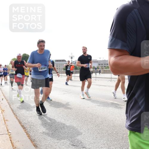 29.06.2025 - hella hamburg halbmarathon Lena Gebhardt http://msf.ph/oto/8424183 29.06.2025 10:19:06 Lombardsbrücke 18591, 11602, 05, 3, 1349, 1521, 1718, 1755, 2096, 2311, 2589, 2781, 2802, 2812, 2821, 3026, 3105, 3118, 3591, 3592, 3631, 4718, 4722, 4802, 4845, 5034, 5049, 5080, 5098, 5178, 5264, 5266, 5323, 5429, 5834, 5910, 6194, 6249, 6413, 6477, 6482, 6542, 6736, 7051, 7121, 7143, 7214, 7252, 8575, 8665, 8761, 8778, 8780, 9252, 9270, 9272, 9276, 9549, 9652, 9756, 9757, 10037, 10039, 10124, 10129, 10467, 10502, 10816 meine-sportfotos.de